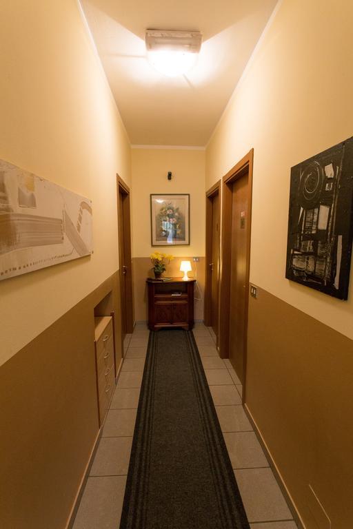 Hotel Pontenuovo Merone Eksteriør bilde
