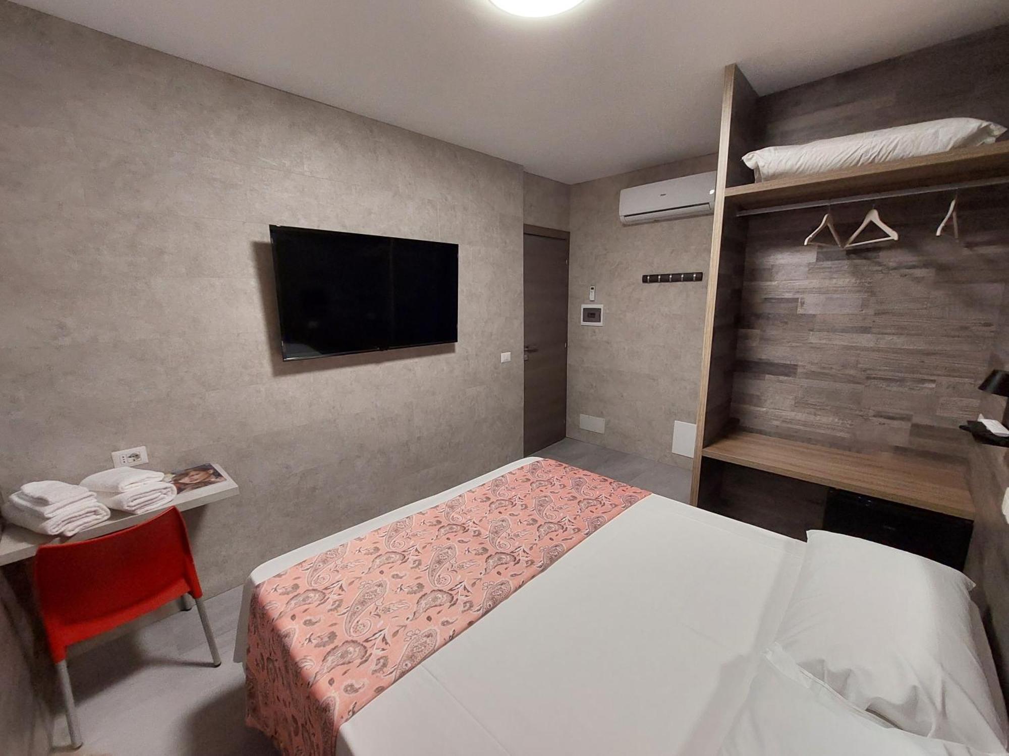 Hotel Pontenuovo Merone Eksteriør bilde